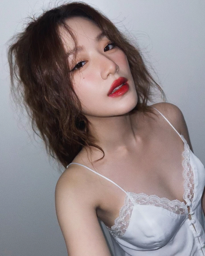 (여자)아이들 슈화, 란제리룩 파격 섹시美..민니 "우리 막내 지켜"
