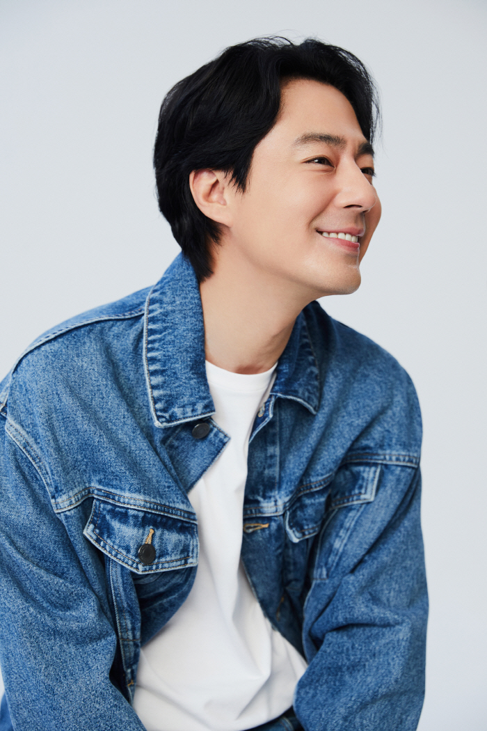 조인성, 매번 사비로 상영관 대관해 팬들 초대..남다른 팬사랑♥