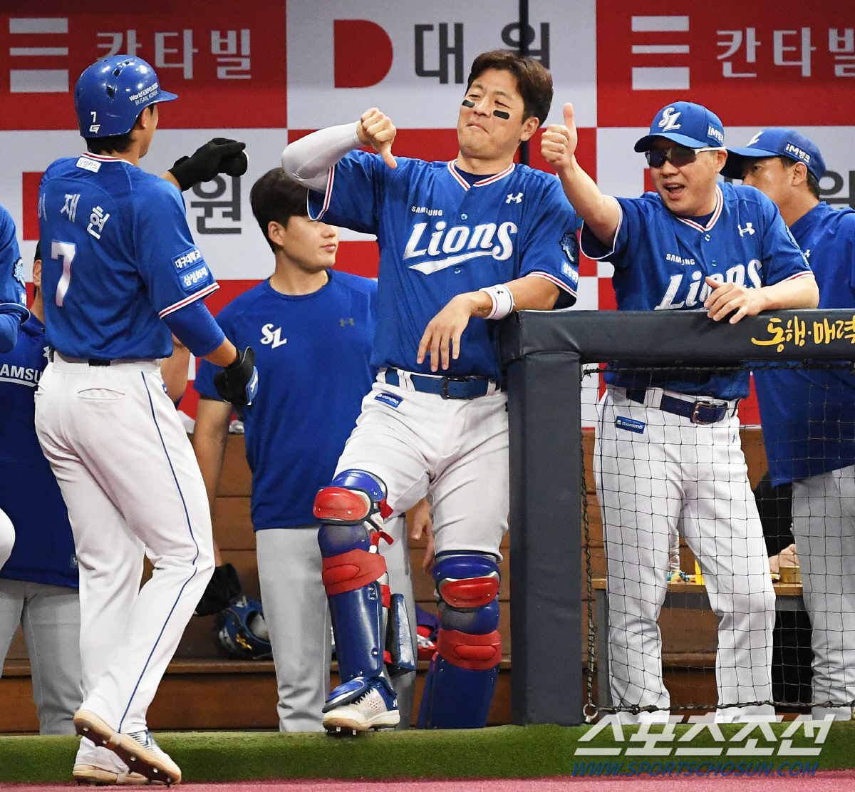 '망가지면 어때' 팀 분위기 위해 한 몸 바친 최고참 강민호...'으?X…