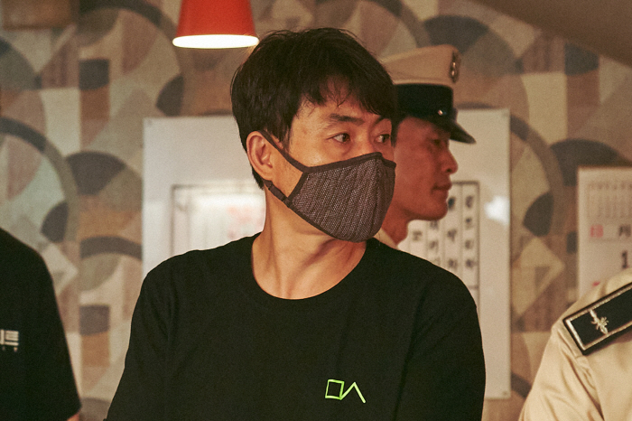 [SC인터뷰] "연출 딜레마..매번 살얼음판"…액션 류승완, 여름 류승완…