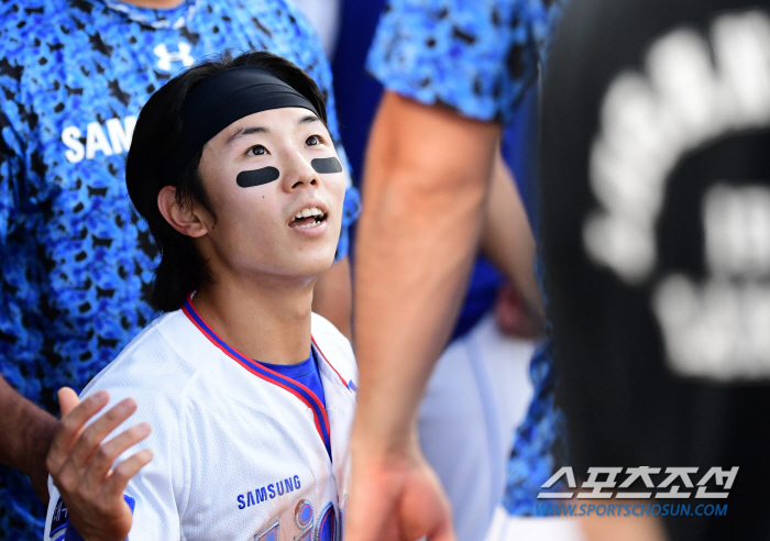 야구는 신장 아닌 심장으로…조연에서 주연이 된 '1m63' 최단신 김성윤…