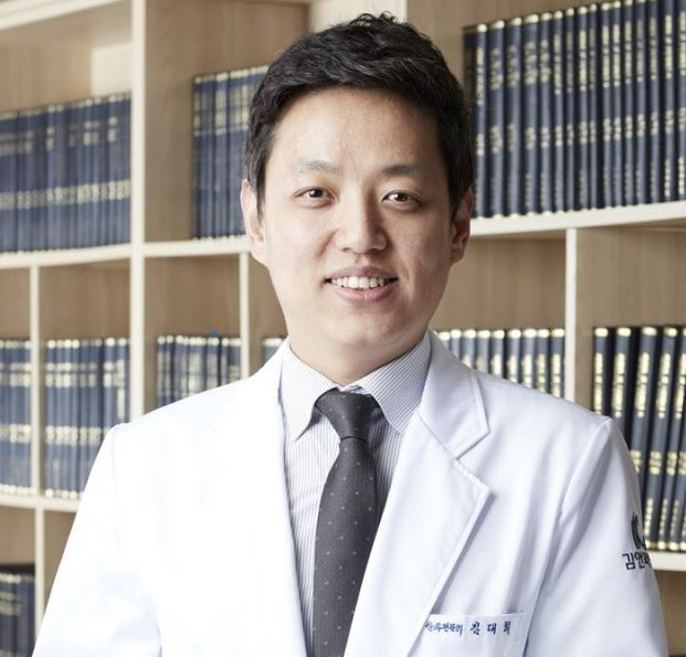 자외선이 아이 근시 억제에 도움? 다만…