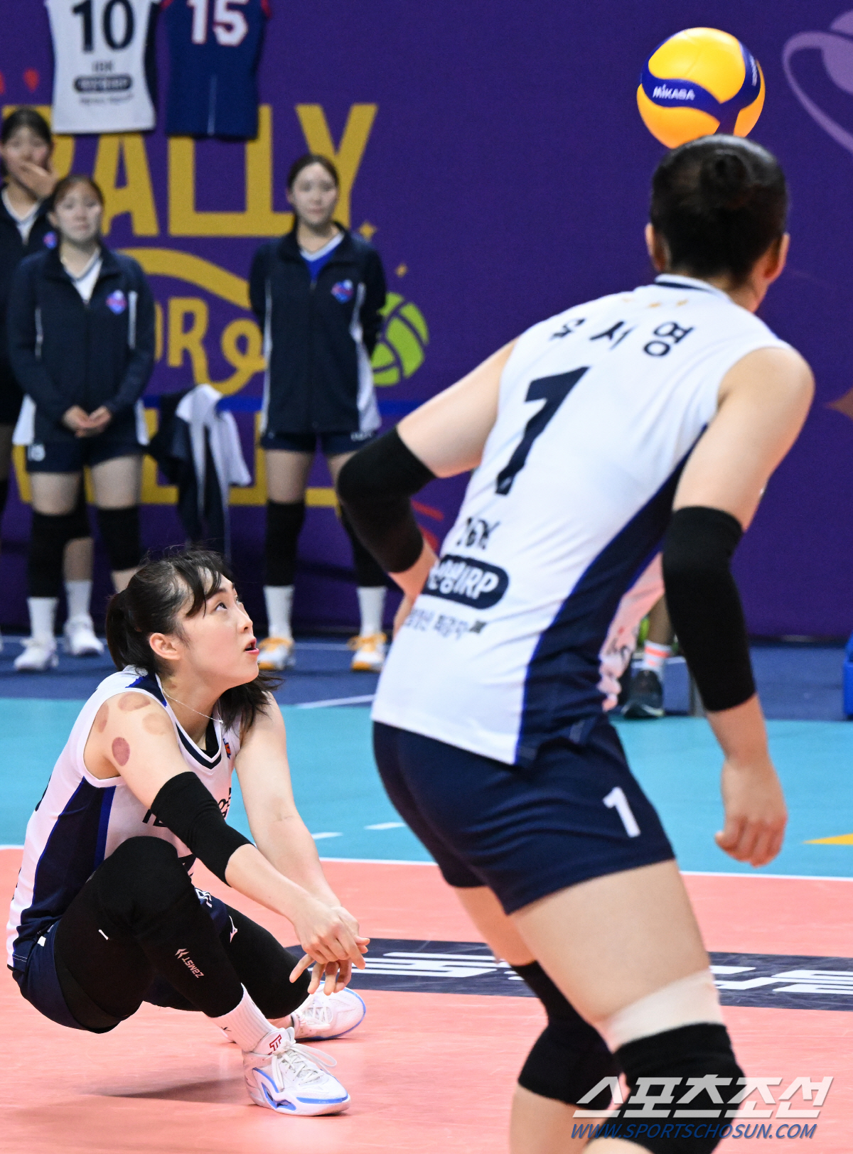 수비 보강 영입인데 최다 득점한 알짜 FA. 속사포 감독말에도 "부모님이…