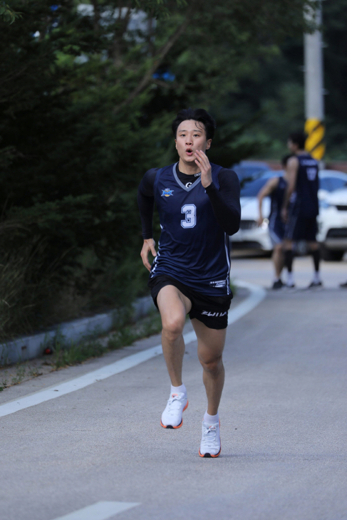 태백 전훈 KCC '크로스컨트리가 사라졌다?' 근데 왜 힘들지?…허웅 "…