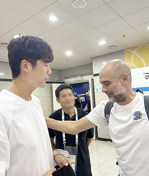 '성용이형이 왜 거기서 나와' 펩과 깜짝 조우→짧은 담소, 인천 음포쿠도…