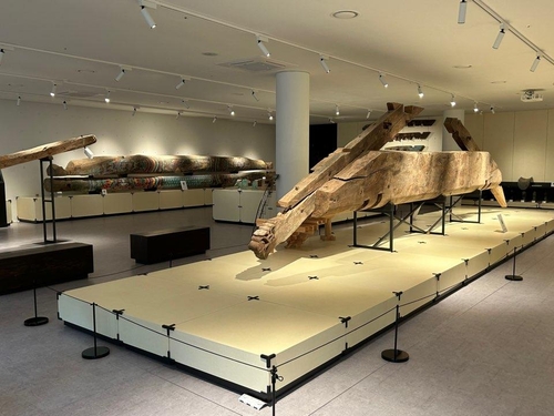 (파주=연합뉴스) 김예나 기자 = 경기 파주 전통건축수리기술진흥재단 전통건축부재보존센터 전시관 모습. 지난 5월 전시관 개관을 준비하던 당시 모습. 2023.8.1 yes@yna.co.kr