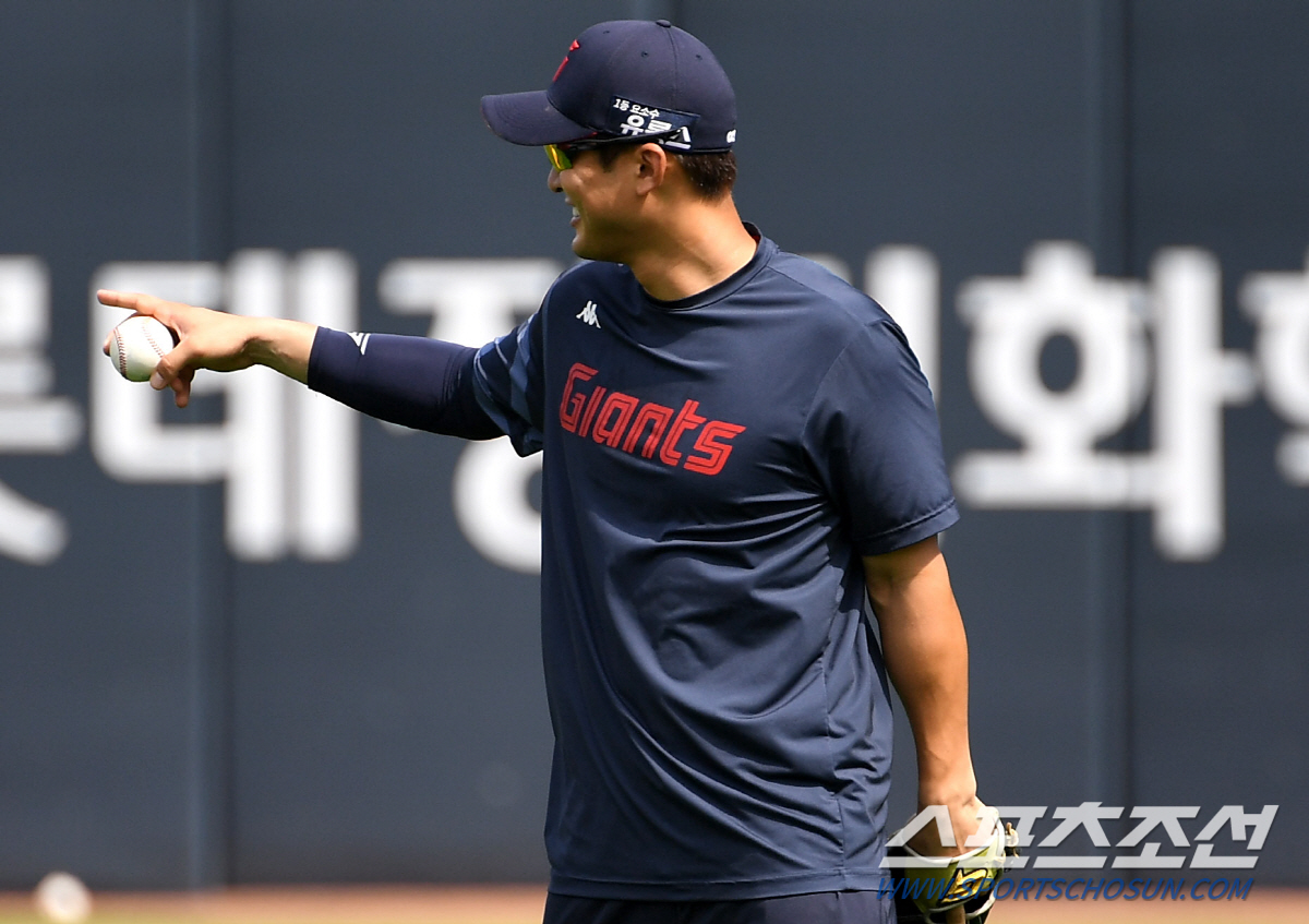 위기의 롯데 돌아온 '복덩이' 안권수...사라진 팔꿈치 통증 '되찾은 미…