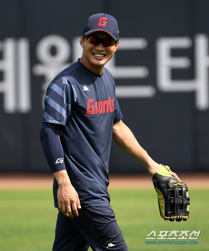 위기의 롯데 돌아온 '복덩이' 안권수...사라진 팔꿈치 통증 '되찾은 미…