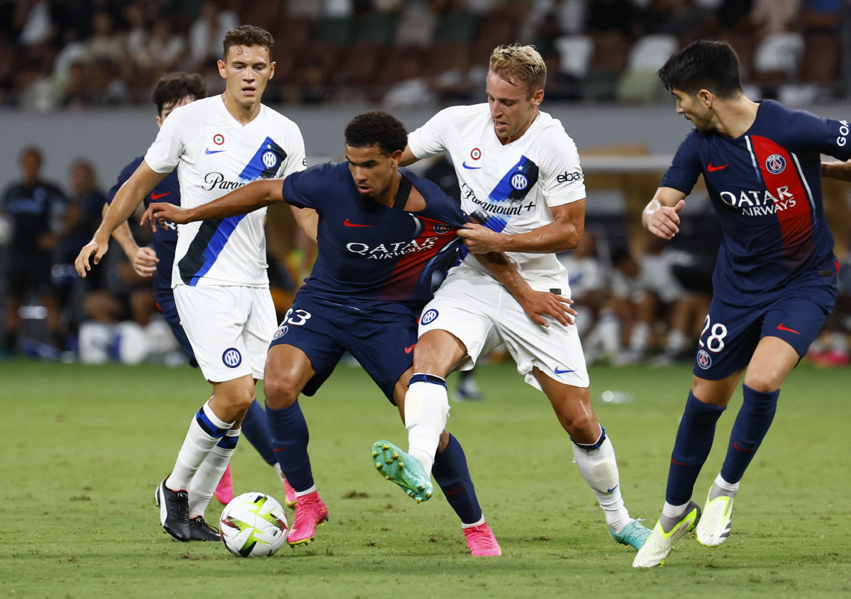 '네이마르와 벤치 토킹' 이강인 '3경기 연속 결장'+또 멀티 실점 수비…