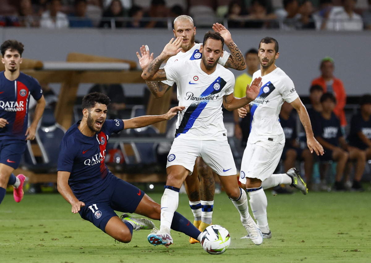 '네이마르와 벤치 토킹' 이강인 '3경기 연속 결장'+또 멀티 실점 수비…