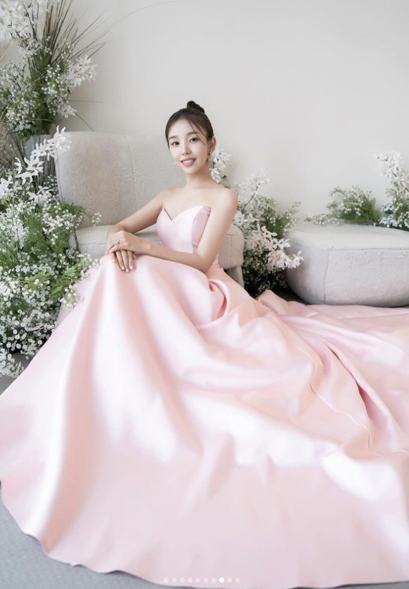 "결혼, 얼마 안남았다"..백아연, 더 예뻐진 예비신부 웨딩화보[종합]