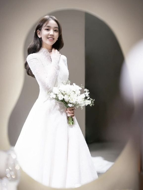"결혼, 얼마 안남았다"..백아연, 더 예뻐진 예비신부 웨딩화보[종합]