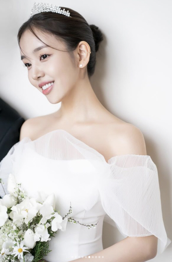 "결혼, 얼마 안남았다"..백아연, 더 예뻐진 예비신부 웨딩화보[종합]