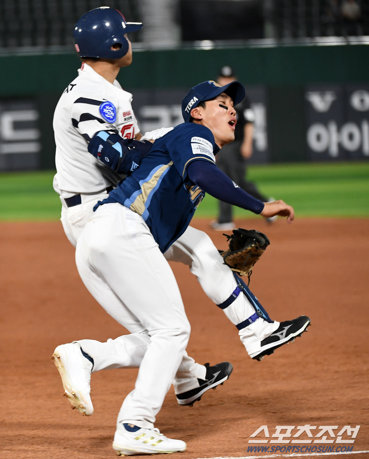 '아찔했던 충돌' 서로를 지키려다 그만...쓰러진 도태훈을 진심으로 걱정…