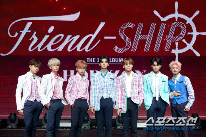 호라이즌, 데뷔 9일만에 '더쇼' 1위 후보 올라…'성공적 데뷔 활동'