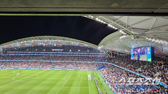 "우리만 없어" 女월드컵 FIFA스토어엔 결국 한국 머풀러가 사라졌다[女…