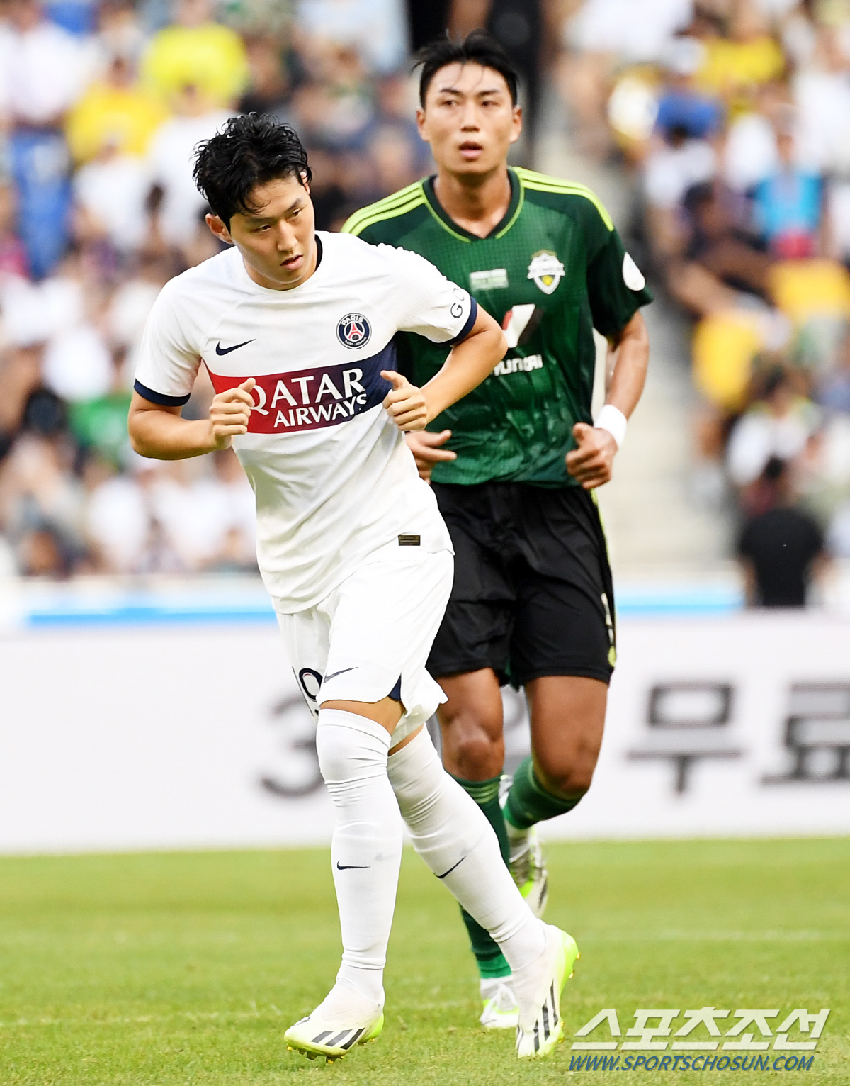 [현장인터뷰]'PSG 엠블럼 달고 첫 선' 이강인, "한국에 좋은 선수 …
