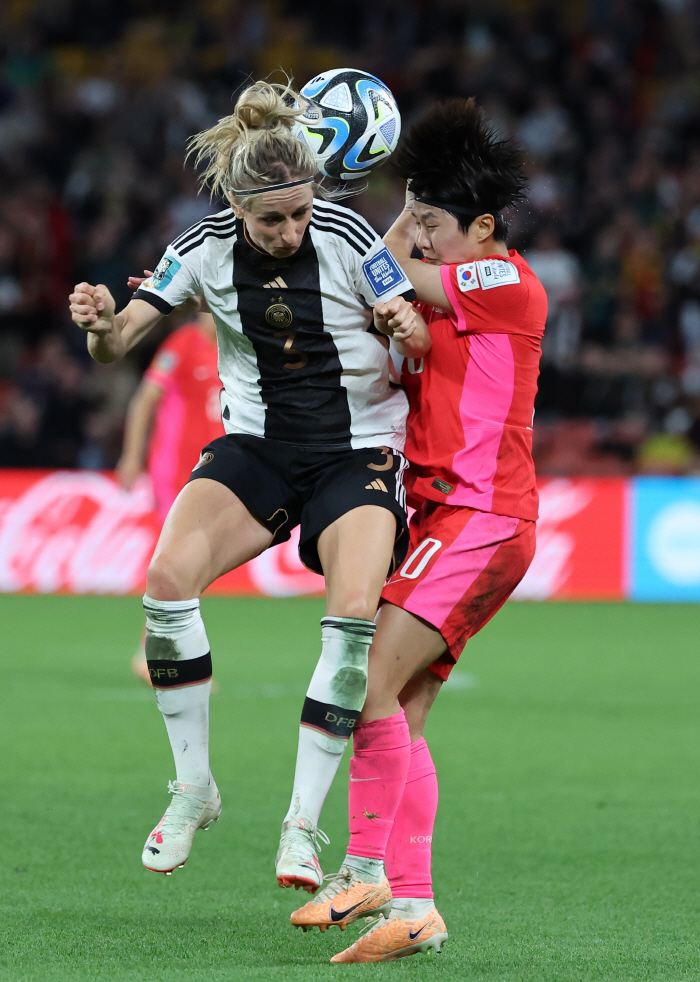 우승후보 獨과 비긴 지소연"한국인은 투혼!이렇게 끝내고싶지 않았다"[女월…