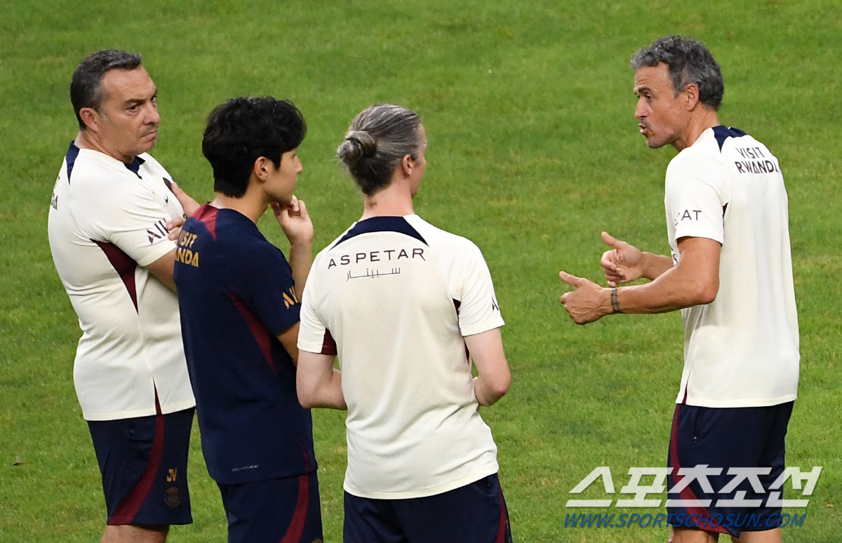[현장라인업]'이강인 일단 벤치' PSG-전북 명단발표…네이마르 전격 선…