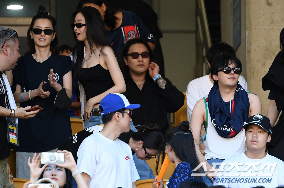 지드래곤·정유미·손나은 "이강인 보자"...PSG 경기 직관 [SC이슈]
