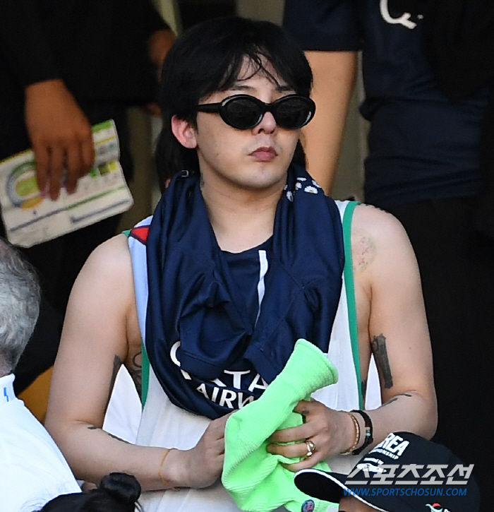지드래곤·정유미·손나은 "이강인 보자"...PSG 경기 직관 [SC이슈]
