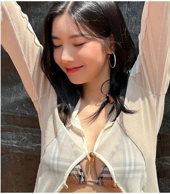 권은비 "'워터밤' 의상 집에서 적셔봤다…위험할 수 있어" [종합]
