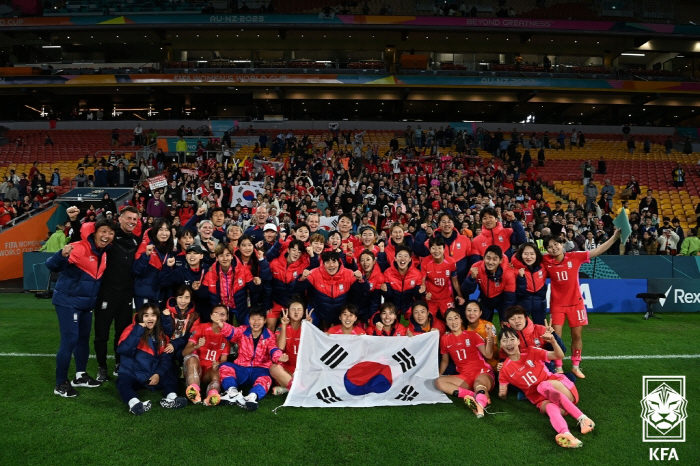 "獨울린 골도,투혼도,팬서비스도" '찐프로'조소현,이래서 황금세대[女월드…
