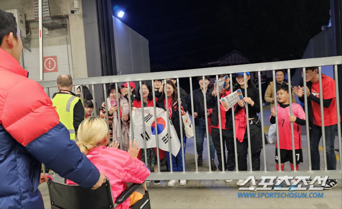 "獨울린 골도,투혼도,팬서비스도" '찐프로'조소현,이래서 황금세대[女월드…