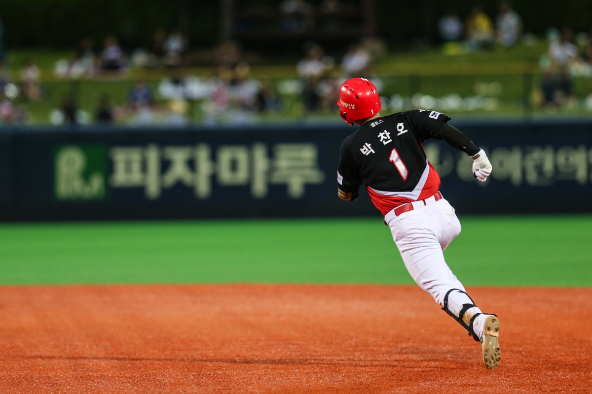 "찬스메이킹에 집중" 가공할 KIA 타선, 출발은 공포의 9번타자부터… …