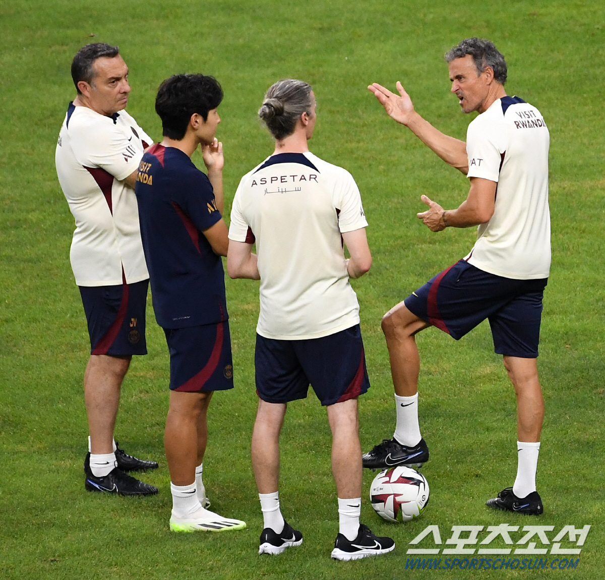 '충격 엔리케 사임 고려' PSG 이강인, 데뷔 하기도 전에 감독 바뀌나
