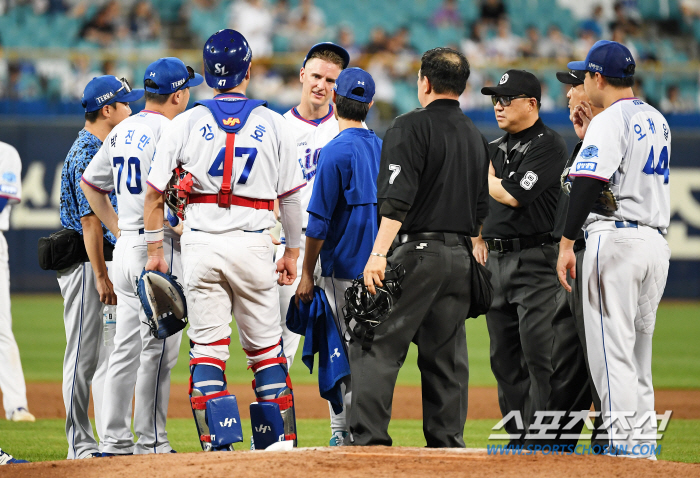 '경련도 참고 던졌다' 에이스의 책임감...뷰캐넌의 투혼이 불러온 효과 …