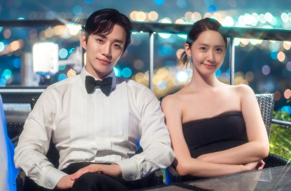 종영 D-1 '킹더랜드' 이준호♥임윤아, 비하인드도 '알콩달콩'
