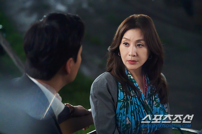 [SC프리뷰]'아씨 두리안' 최명길, 결국 '키스'까지…'30살 러브라인…