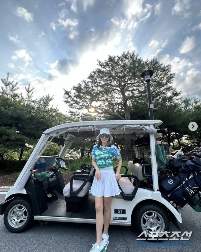 현빈, '♥손예진' "길~~~게만 찍어줬다?"…골프장 동반 나들이에 사진…