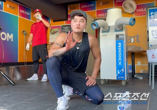 '야구를 잘하면 이것도 잘할까?' 추신수-최정 '물병 세우기 실력은?' …