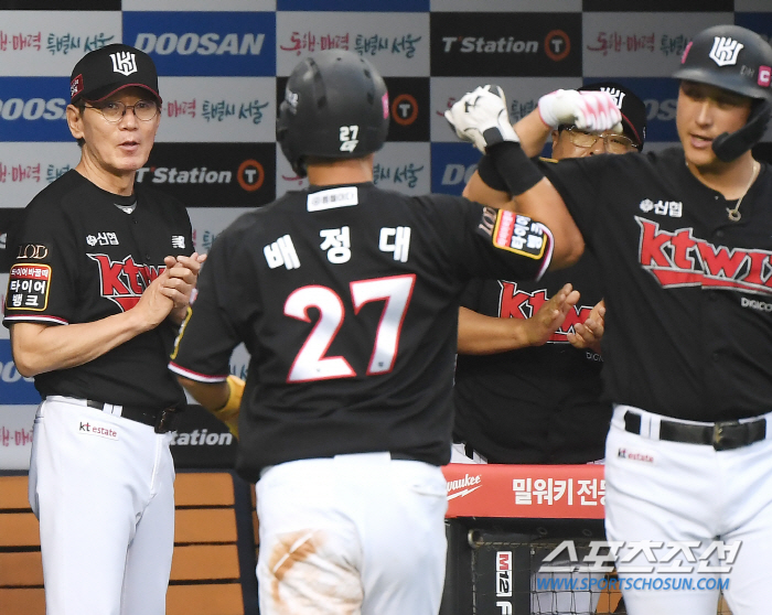 '역시 고영표! 5연속 QS+로 10승' 후유증 없는 KT, 두산에 설욕…