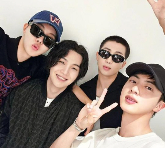 슈가·RM·제이홉·진, 짧게 자른 머리에도 빛나는 방탄소년단 의리