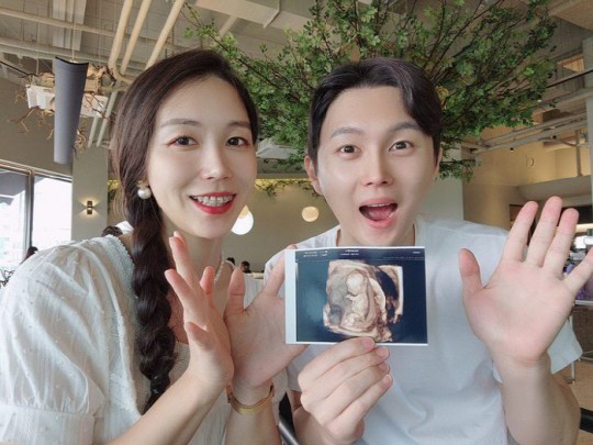 4기 영숙♥정식, 임신 발표…'나는 솔로' 출신 부모 또 탄생