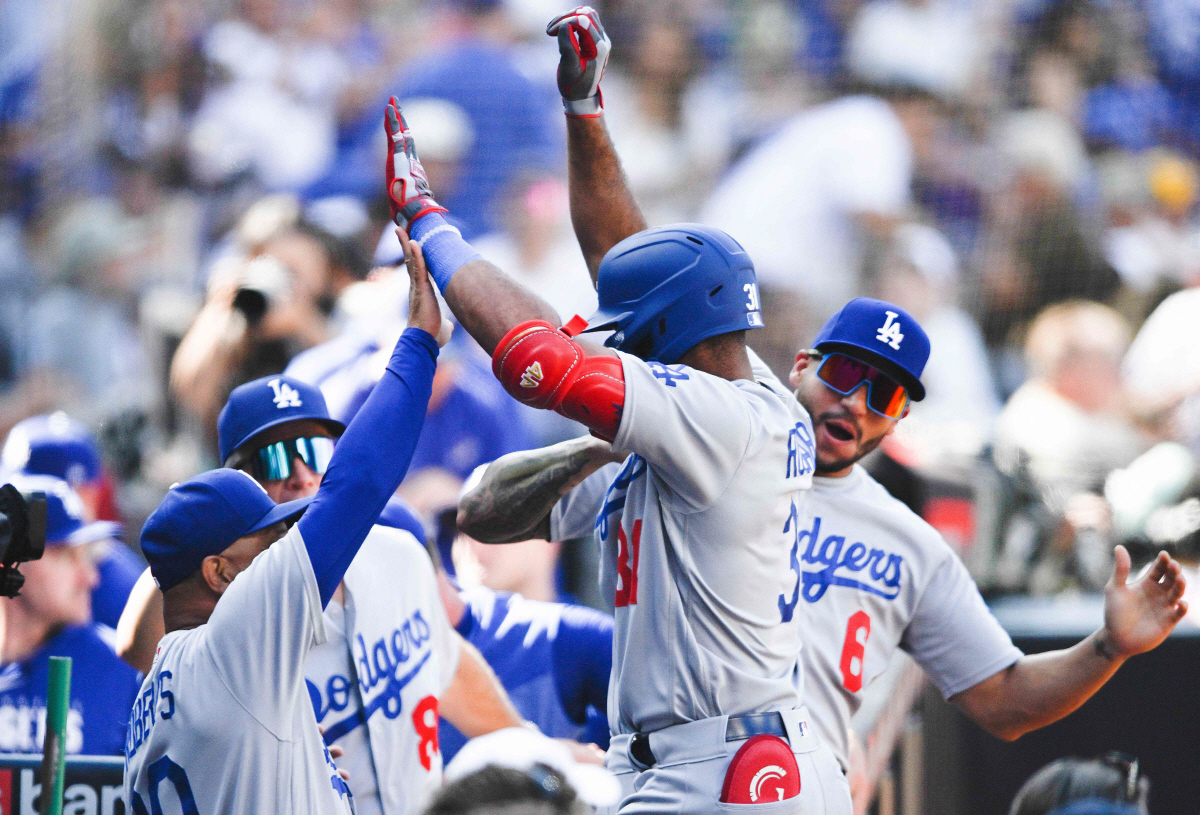 김하성 송구→최지만 포구 기념비적 장면! MLB서 韓 내야수 최초 보살·…