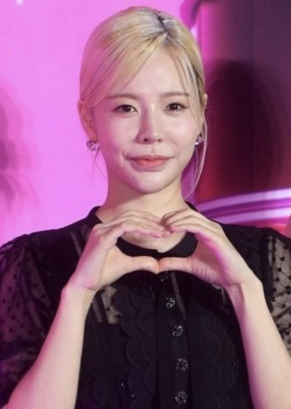 [공식] 소녀시대 써니, 16년 몸담은 SM 떠난다…"전속계약 종료, 멤…