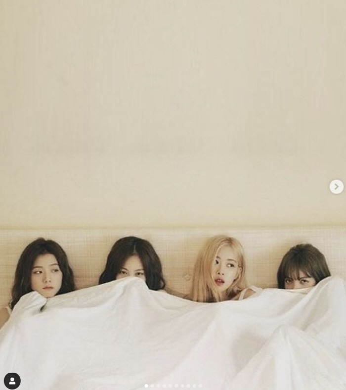 [종합] 블랙핑크, "멤버들 ♥해" 데뷔 7주년 자축…YG 재계약은?