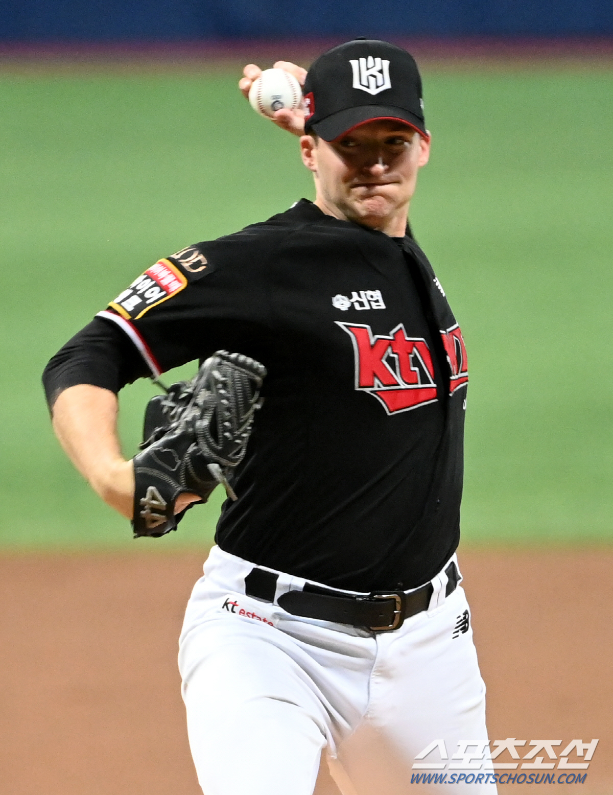 노시환, 압도적 팬 지지 속 생애 첫 월간 MVP 수상→데뷔 첫 홈런왕으…