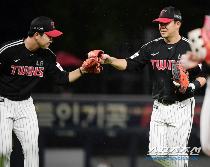 '8-0 아니어도 괜찮아' 김민성 복귀신고 투런포+이정용 5이닝 무실점 …