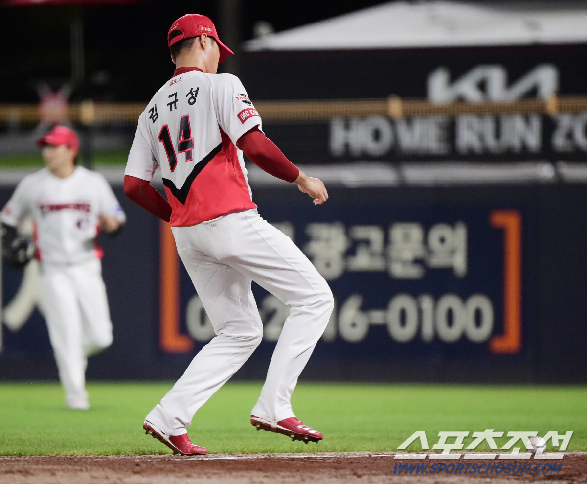 '8-0 아니어도 괜찮아' 김민성 복귀신고 투런포+이정용 5이닝 무실점 …
