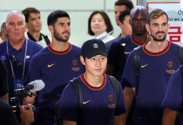'LEE 날벼락!' PSG '찐친' 네이마르 이적 요청→잠재적 경쟁자 영…