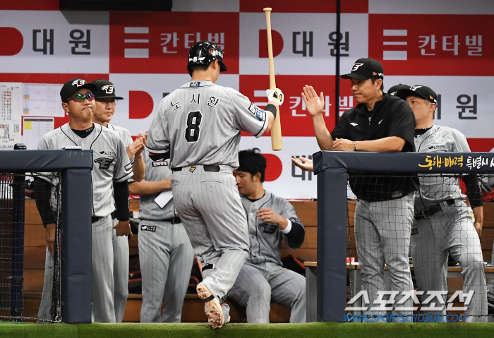 팬심이 움직였다, 23세 거포 노시환 6홈런 치고 7월 MVP, 한화 선…
