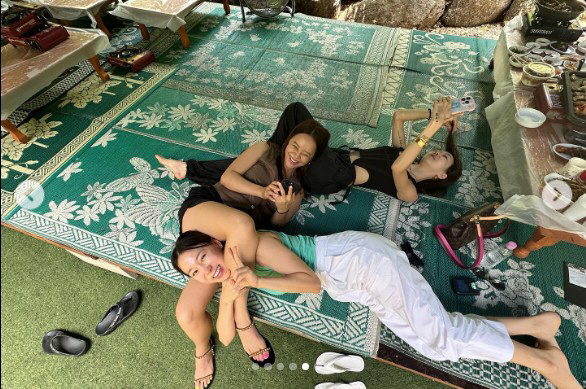 이지혜, 백지영X윤혜진과 평상 위 '벌러덩'…"엄마도 좀 쉬자"