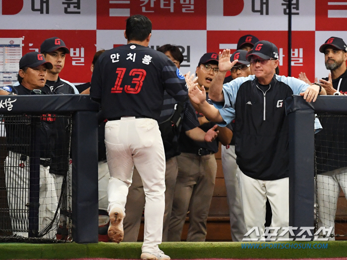 "도대체 롯데 이정훈이 누구야?" 3연전 8안타 4볼넷 12출루…7월 첫…