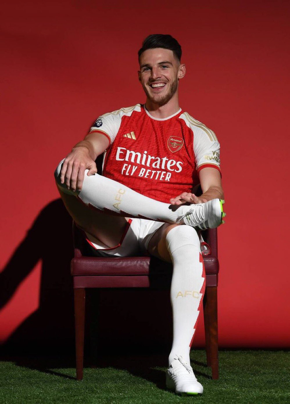 PL 이적료 신기록 한 달도 안돼 깨졌다! 2001년생 에콰도르 특급 M…