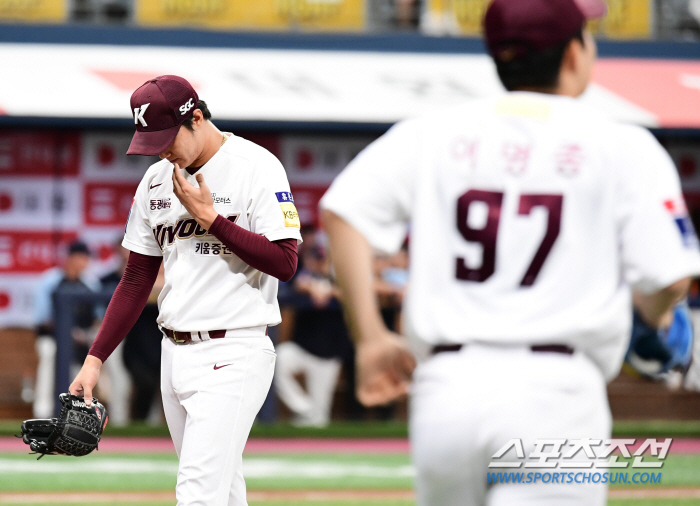 10구단 체제 첫 후반기 꼴찌 추락, 이런 모습 본 적 있었던가…일그러진…